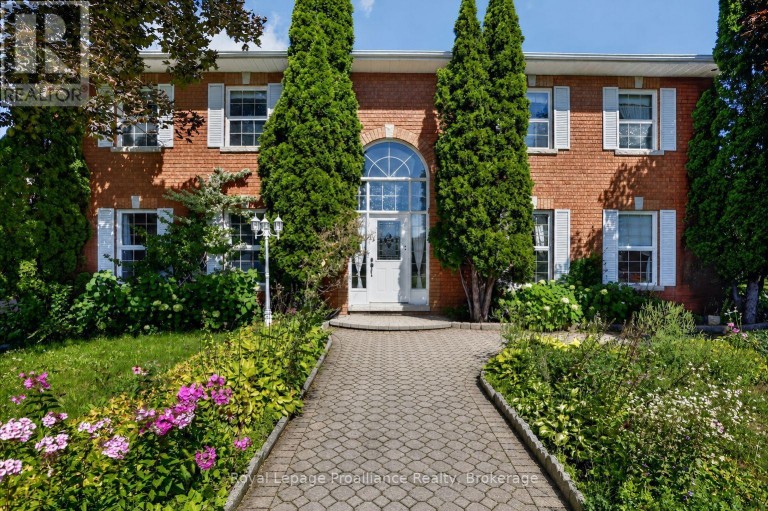 1664 FORSTER AVENUE, Peterborough (Otonabee Ward 1), Ontario, K9K2G6