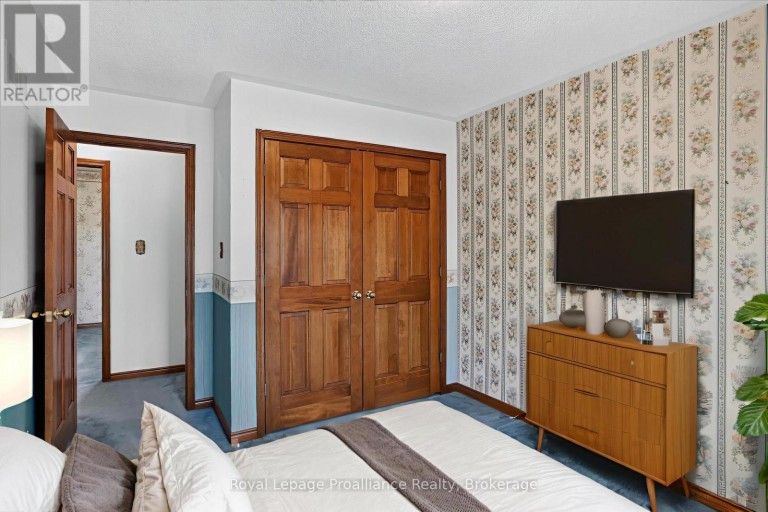 1664 FORSTER AVENUE, Peterborough (Otonabee Ward 1), Ontario, K9K2G6