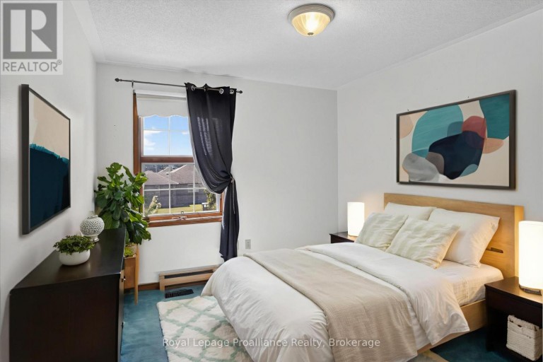 1664 FORSTER AVENUE, Peterborough (Otonabee Ward 1), Ontario, K9K2G6