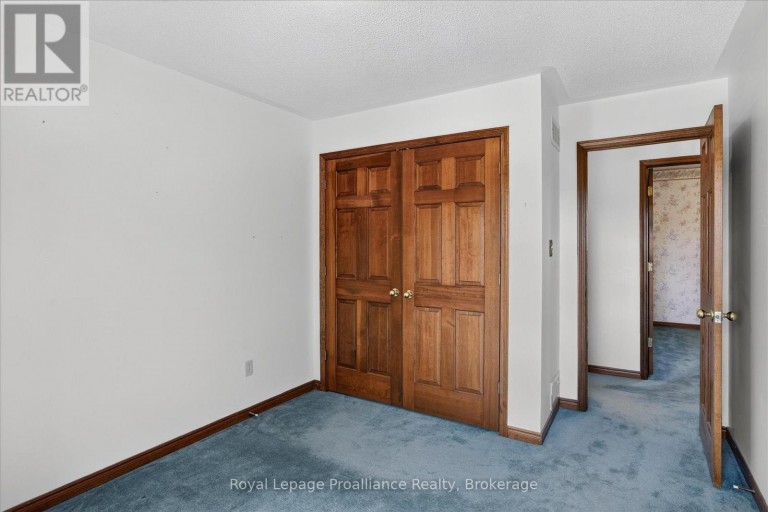 1664 FORSTER AVENUE, Peterborough (Otonabee Ward 1), Ontario, K9K2G6