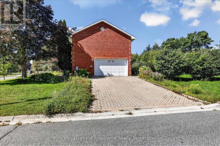1664 FORSTER AVENUE, Peterborough (Otonabee Ward 1), Ontario, K9K2G6