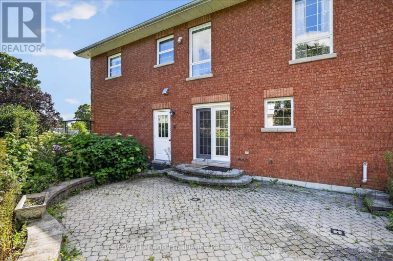 1664 FORSTER AVENUE, Peterborough (Otonabee Ward 1), Ontario, K9K2G6