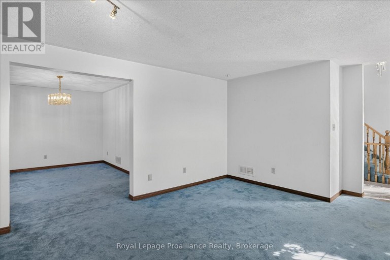 1664 FORSTER AVENUE, Peterborough (Otonabee Ward 1), Ontario, K9K2G6