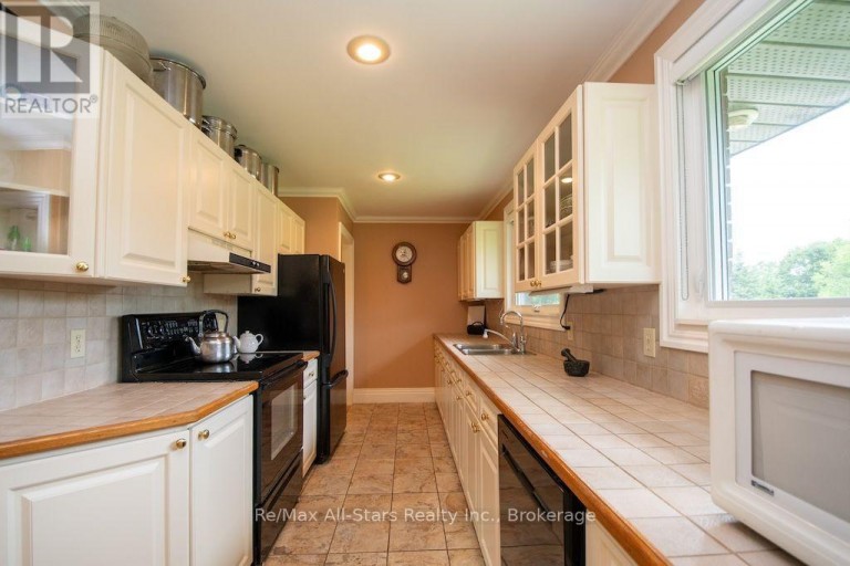 1571 ELM TREE ROAD, Kawartha Lakes (Lindsay), Ontario, K9V4R1