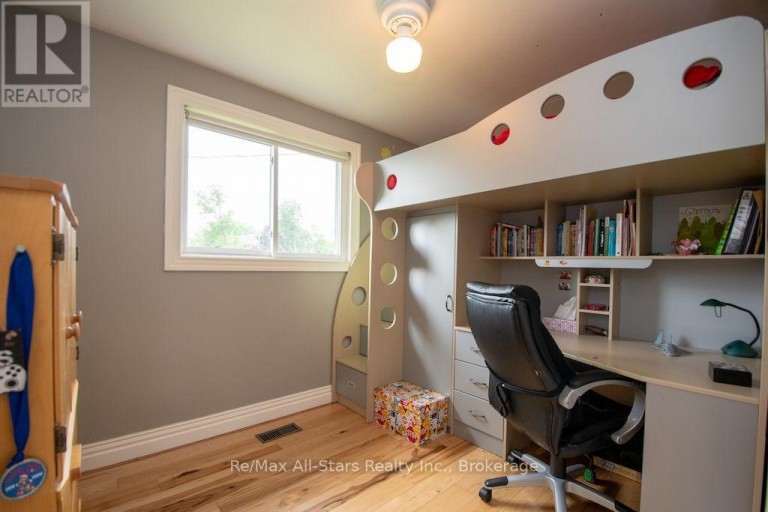 1571 ELM TREE ROAD, Kawartha Lakes (Lindsay), Ontario, K9V4R1