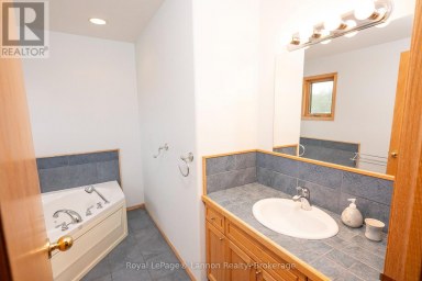 2196 FALCONCREST DRIVE Thunder Bay (Riverdale Road) Ontario photo 32