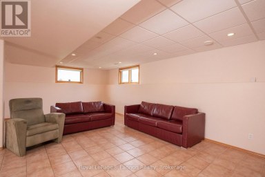 2196 FALCONCREST DRIVE Thunder Bay (Riverdale Road) Ontario photo 36