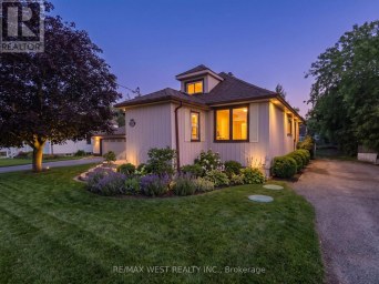 7826 YONGE STREET Innisfil (Stroud) Ontario photo 1