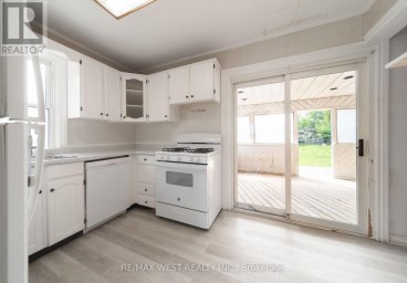 7826 YONGE STREET Innisfil (Stroud) Ontario photo 10
