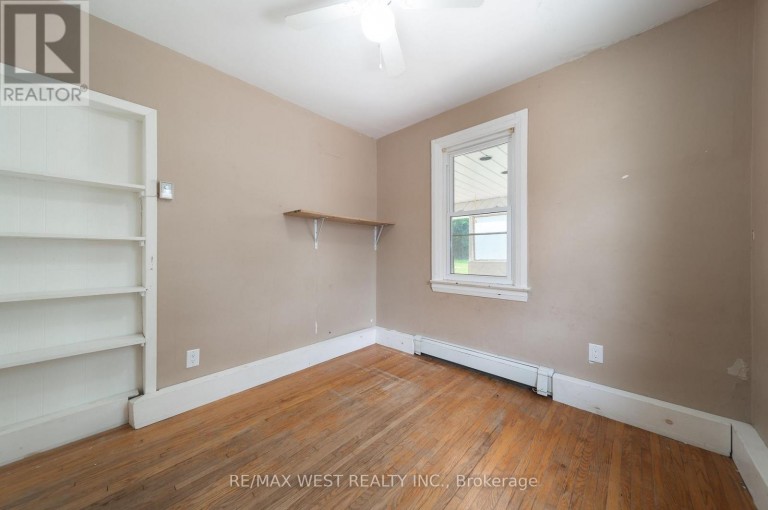 7826 YONGE STREET, Innisfil (Stroud), Ontario, L9S1L4