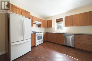 7826 YONGE STREET Innisfil (Stroud) Ontario photo 25