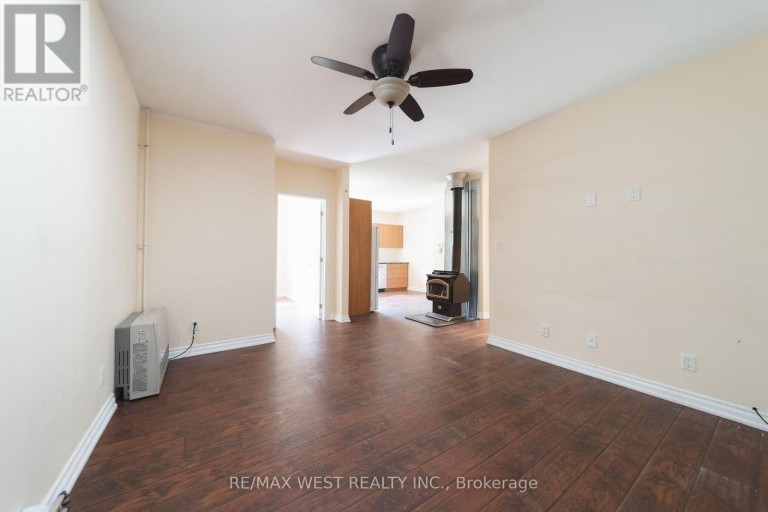 7826 YONGE STREET, Innisfil (Stroud), Ontario, L9S1L4