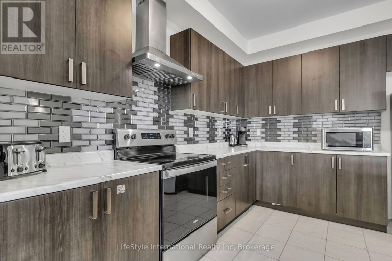 5 - 210 FARLEY ROAD W, Centre Wellington (Fergus), Ontario, N1M0H2