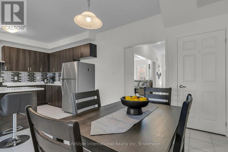 5 - 210 FARLEY ROAD W, Centre Wellington (Fergus), Ontario, N1M0H2