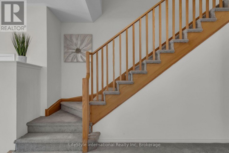 5 - 210 FARLEY ROAD W, Centre Wellington (Fergus), Ontario, N1M0H2