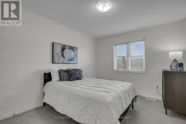 5 - 210 FARLEY ROAD W, Centre Wellington (Fergus), Ontario, N1M0H2