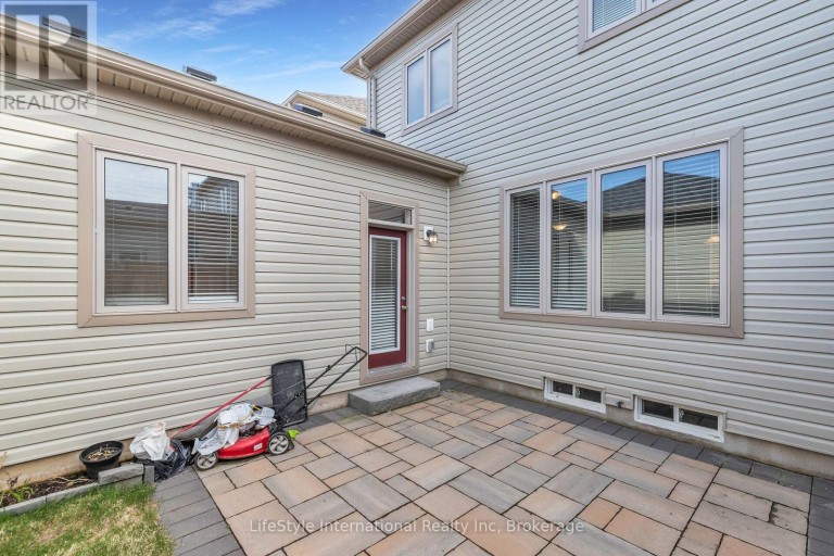 5 - 210 FARLEY ROAD W, Centre Wellington (Fergus), Ontario, N1M0H2