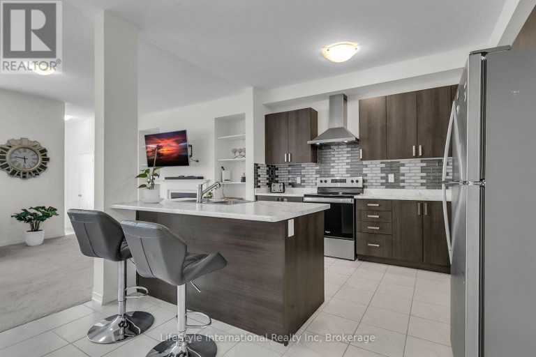5 - 210 FARLEY ROAD W, Centre Wellington (Fergus), Ontario, N1M0H2