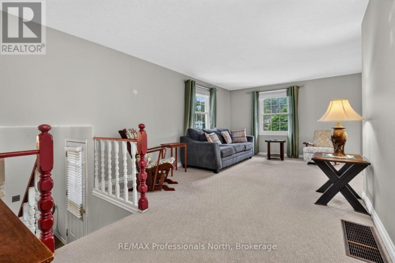 12 ANTHONY COURT, Huntsville, Ontario, P1H1T2