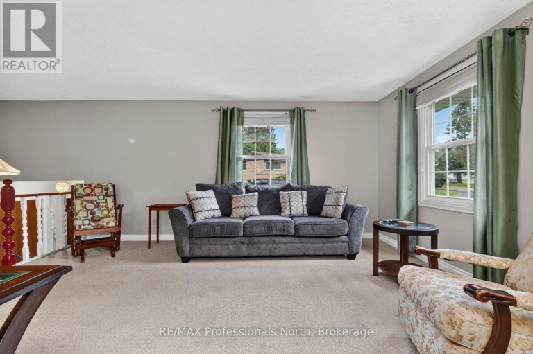12 ANTHONY COURT, Huntsville, Ontario, P1H1T2