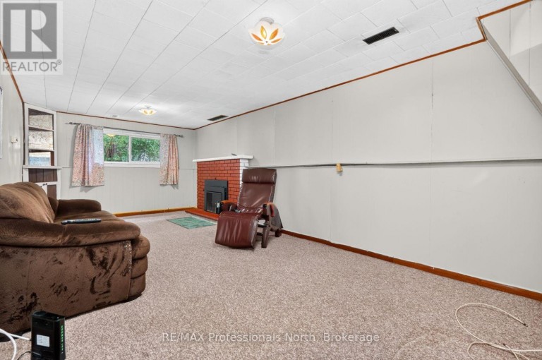12 ANTHONY COURT, Huntsville, Ontario, P1H1T2