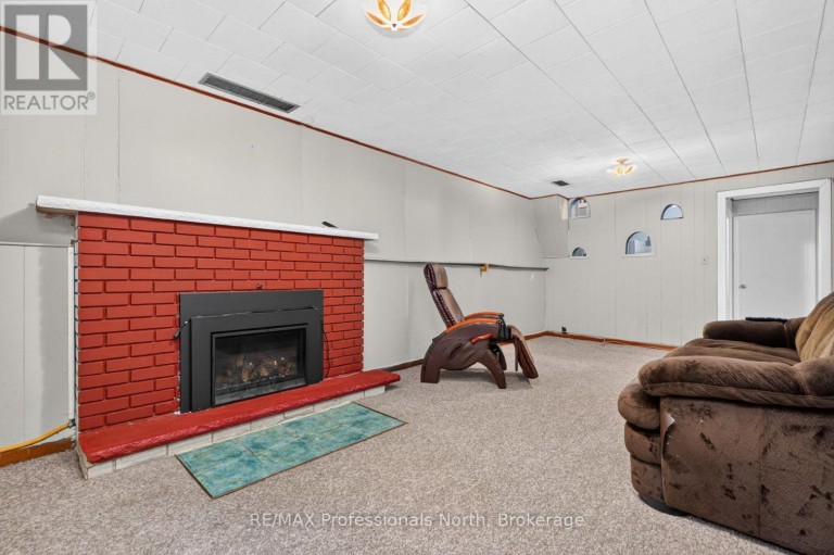 12 ANTHONY COURT, Huntsville, Ontario, P1H1T2