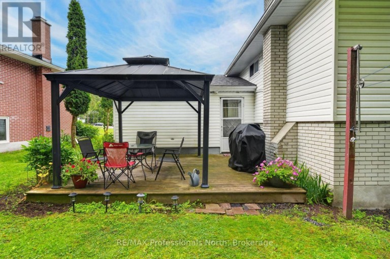 12 ANTHONY COURT, Huntsville, Ontario, P1H1T2