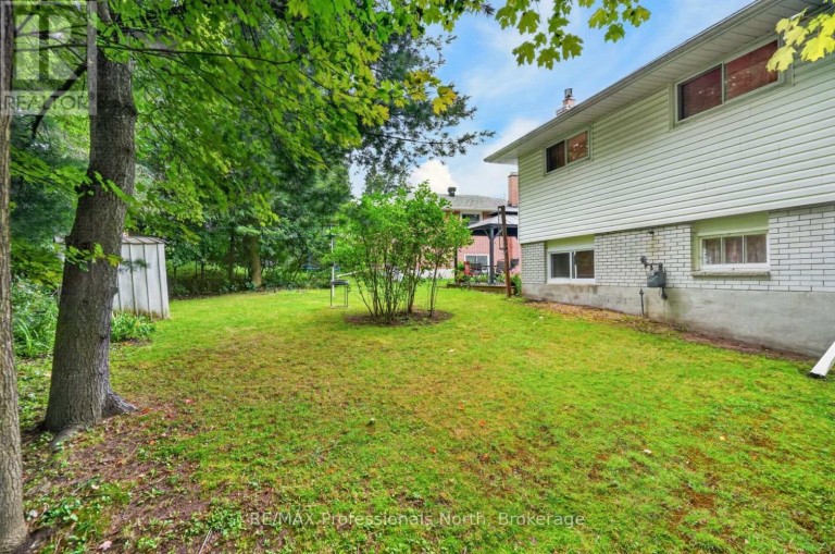 12 ANTHONY COURT, Huntsville, Ontario, P1H1T2