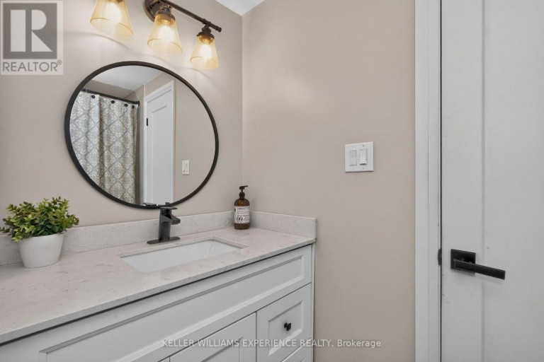 9 - 38 KENWELL CRESCENT, Barrie (Holly), Ontario, L4N0Z6
