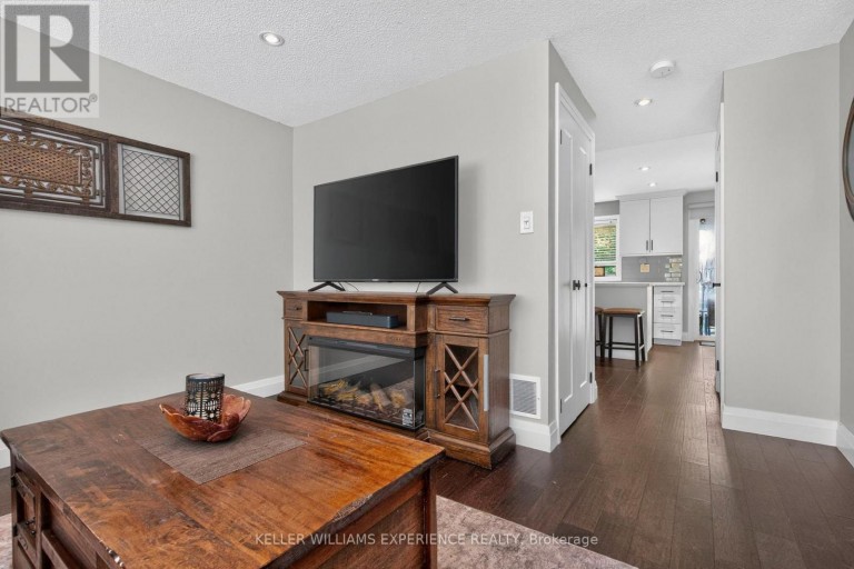 9 - 38 KENWELL CRESCENT, Barrie (Holly), Ontario, L4N0Z6