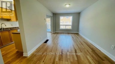 140 SYDENHAM WELLS ROAD Barrie (Georgian Drive) Ontario photo 4