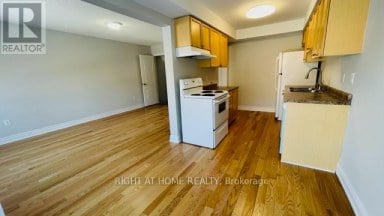 140 SYDENHAM WELLS ROAD Barrie (Georgian Drive) Ontario photo 7