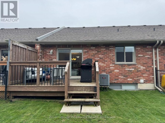 19 MCINTOSH CRESCENT, Quinte West (Murray Ward), Ontario, K8V0G1