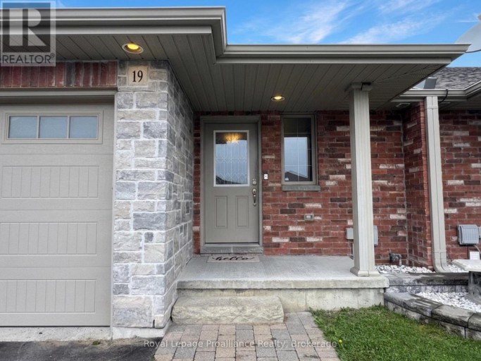 19 MCINTOSH CRESCENT, Quinte West (Murray Ward), Ontario, K8V0G1