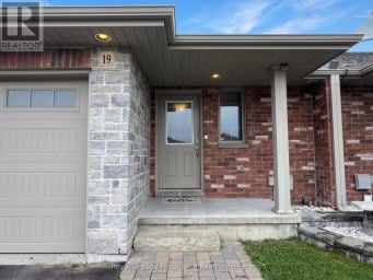 19 MCINTOSH CRESCENT Quinte West (Murray Ward) Ontario photo 2