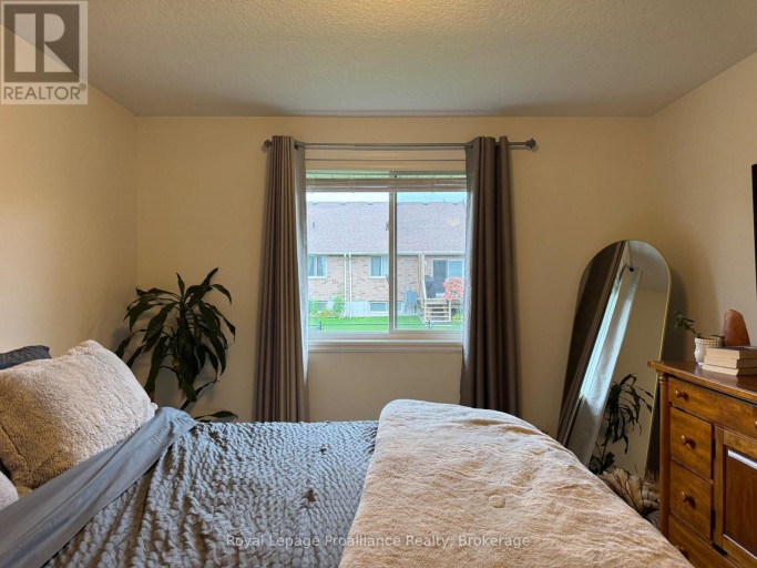 19 MCINTOSH CRESCENT, Quinte West (Murray Ward), Ontario, K8V0G1
