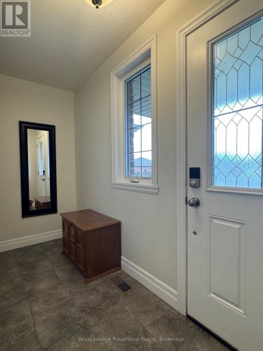 19 MCINTOSH CRESCENT, Quinte West (Murray Ward), Ontario, K8V0G1