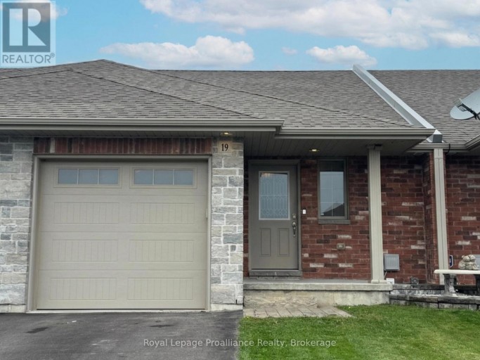 19 MCINTOSH CRESCENT, Quinte West (Murray Ward), Ontario, K8V0G1