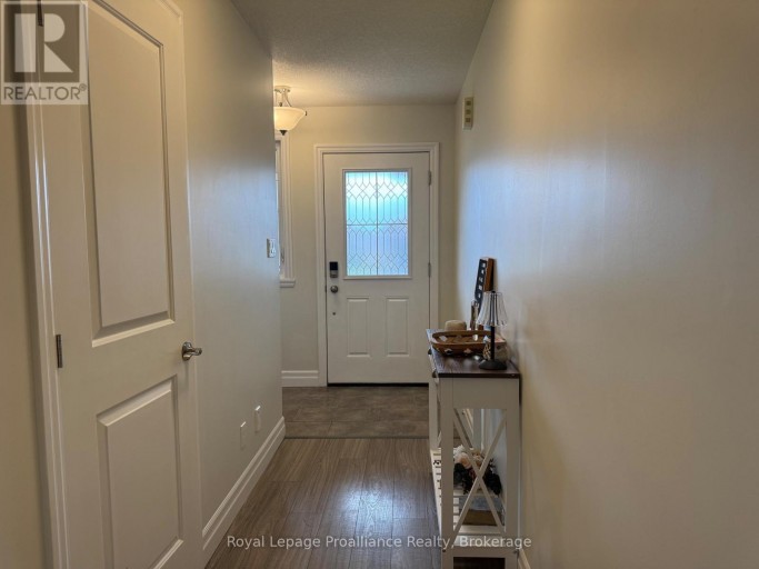 19 MCINTOSH CRESCENT, Quinte West (Murray Ward), Ontario, K8V0G1