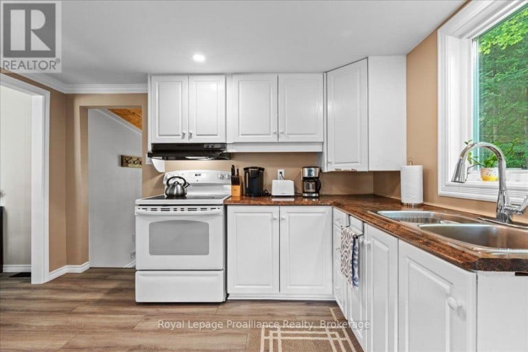 17 HALCOMB LANE, Limerick, Ontario, K0L1P0