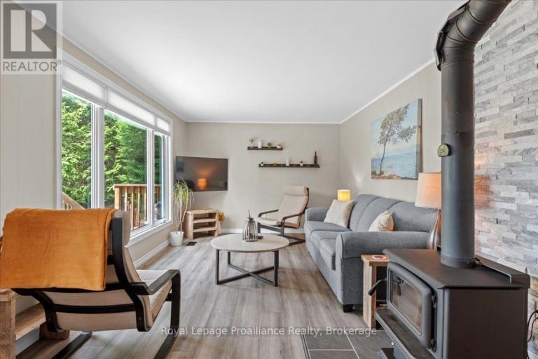 17 HALCOMB LANE, Limerick, Ontario, K0L1P0