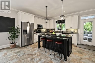320 BIRCH STREET Collingwood Ontario photo 16