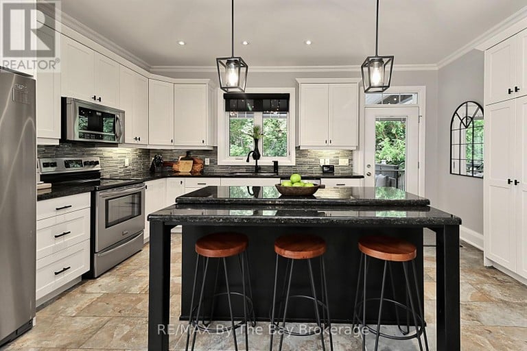 320 BIRCH STREET, Collingwood, Ontario, L9Y2V7