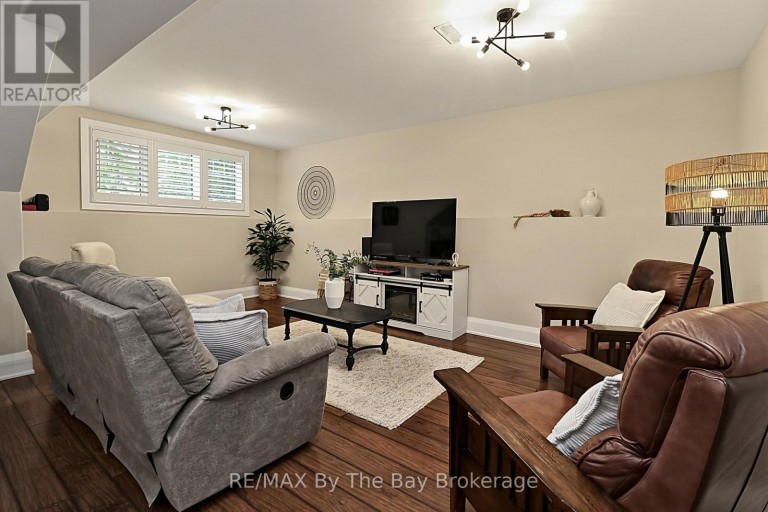 320 BIRCH STREET, Collingwood, Ontario, L9Y2V7