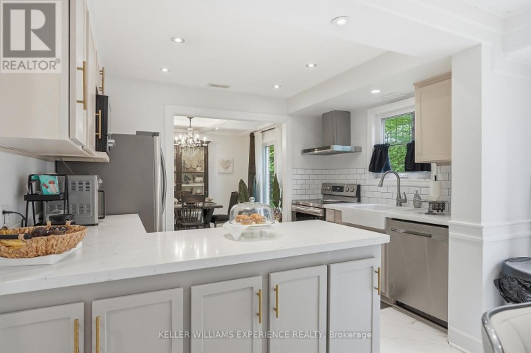 2 SEELEY COURT, Wasaga Beach, Ontario, L9Z2A7