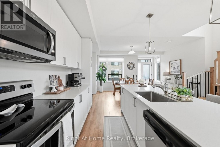 52 EMMAS WAY, Whitby (Taunton North), Ontario, L1R0S7
