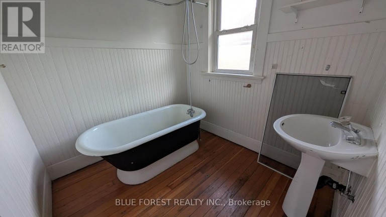 867 QUEENS AVENUE, London East (East G), Ontario, N5W3H7