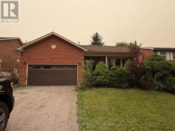 192 HARRISON DRIVE Newmarket (Bristol-London) Ontario photo 1