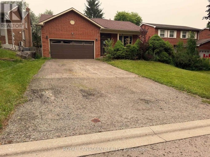 192 HARRISON DRIVE, Newmarket (Bristol-London), Ontario, L3Y6B9