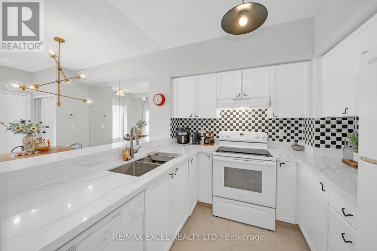 3 - 10 COX BOULEVARD, Markham (Unionville), Ontario, L3R4G2